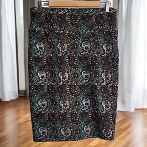 Lularoe skirt Women's M stretch paisley black green red festive Lightweight Cozy